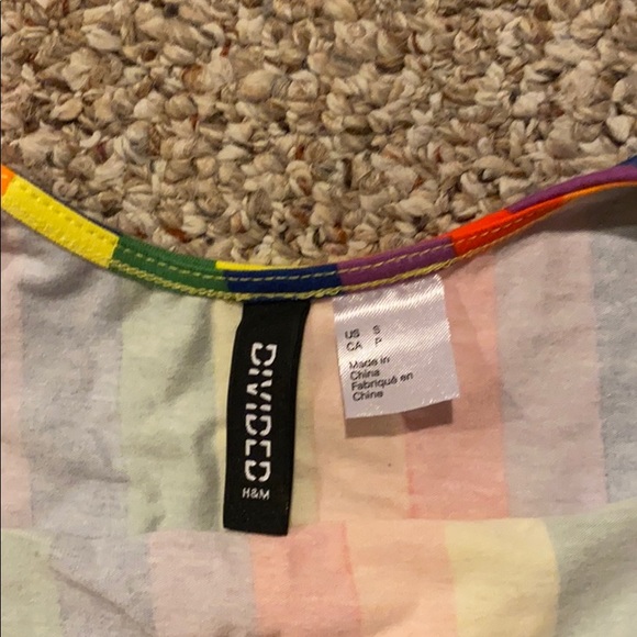 H&M rainbow crop top - Picture 3 of 3